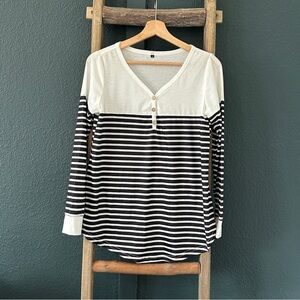 Striped Black White Oversized Cotton Blend Women's Long-sleeve V-Neck Top Size S